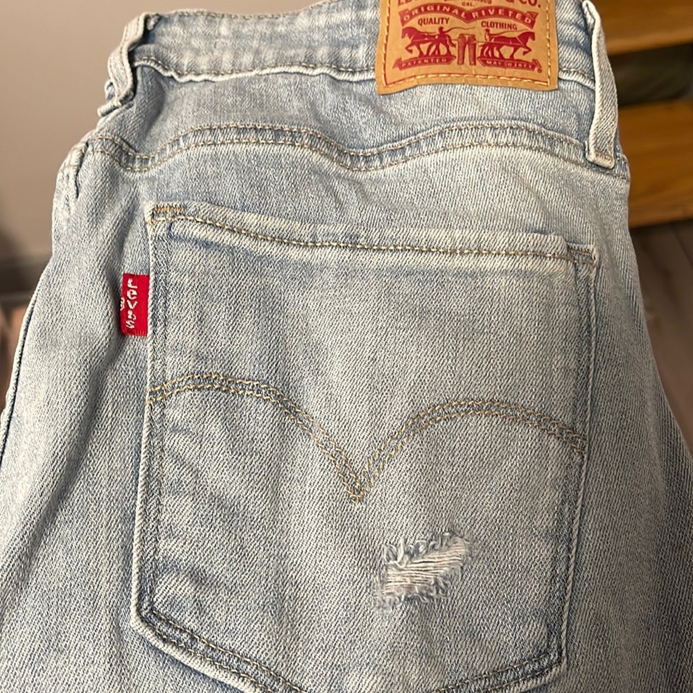 Levi demin light blue jeans